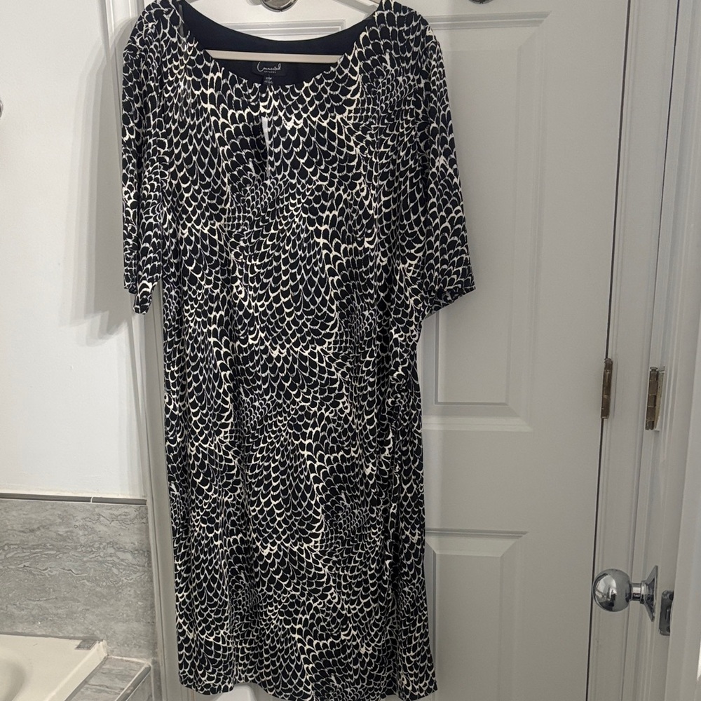 Connected Apparel Black and White Midi Dress